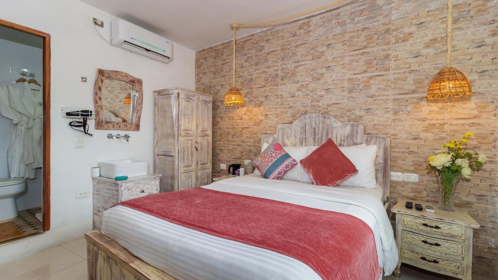 Voilá Signature Casa Isabel Hotel 4*