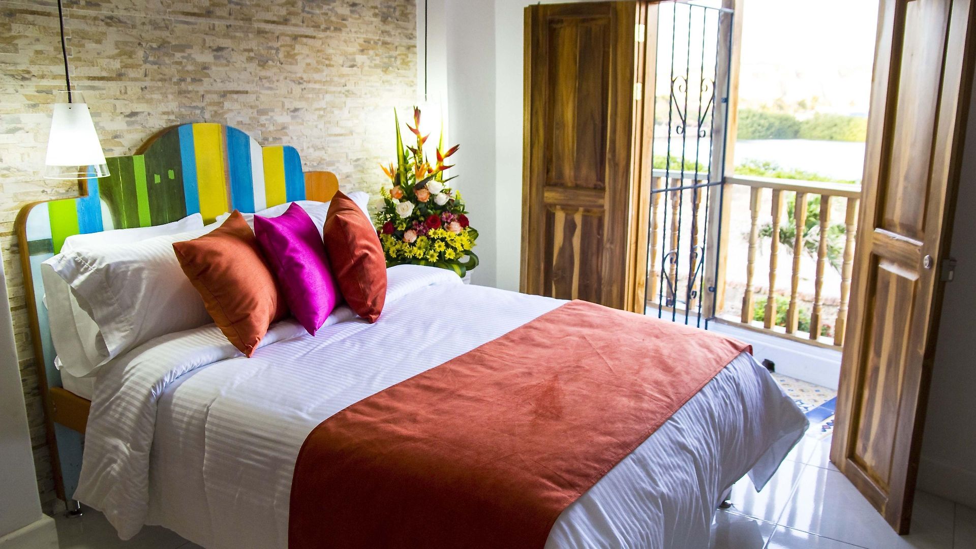 Voilá Signature Casa Isabel Hotel 4*