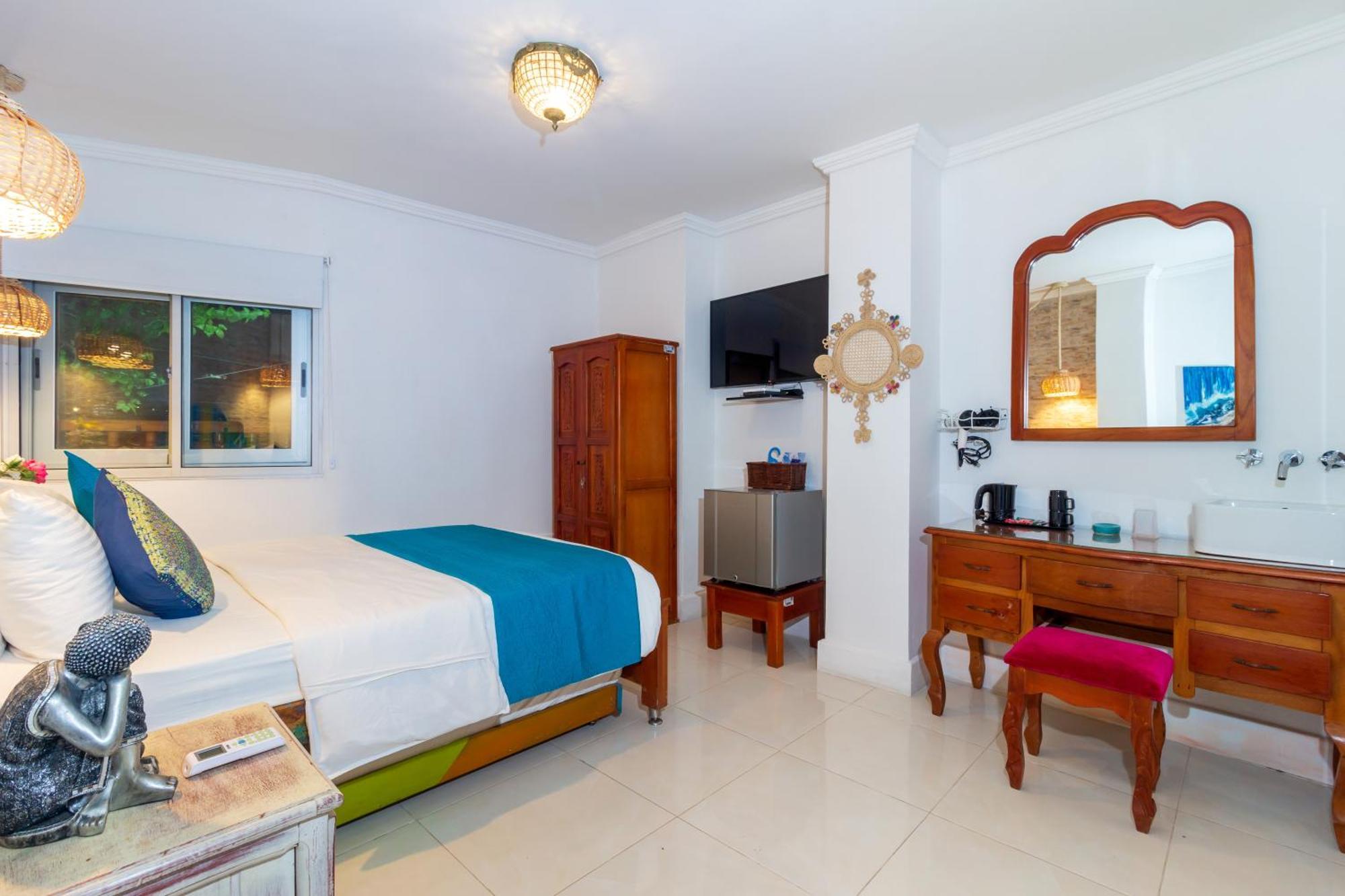 Voila Signature Casa Isabel Hotel