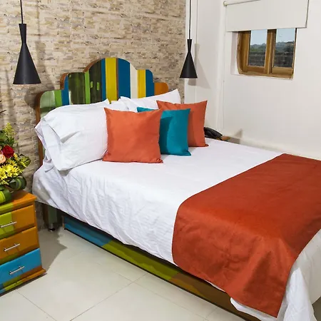 Hotel Voilá Signature Casa Isabel 4*