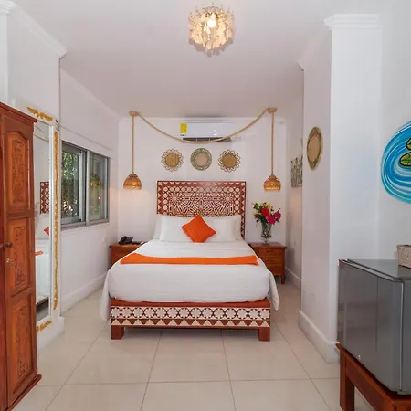 Voila Signature Casa Isabel Hotel