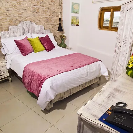 Voila Signature Casa Isabel Hotel